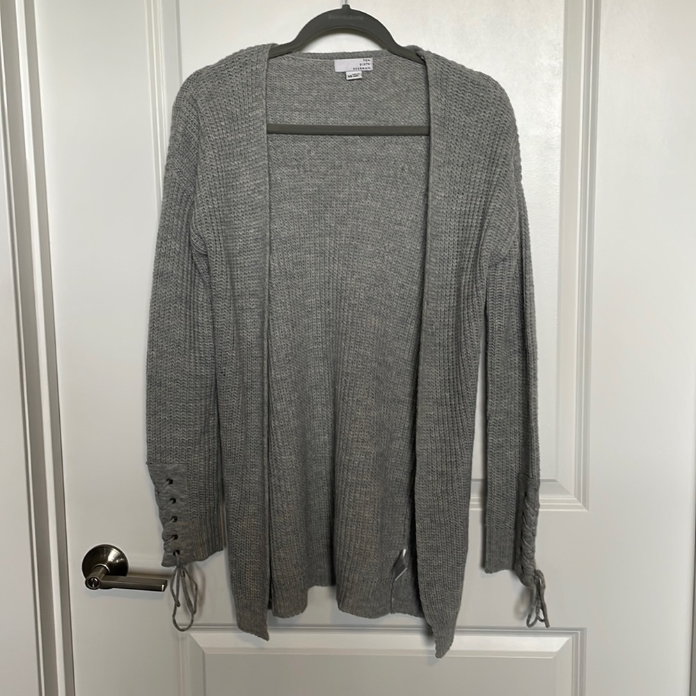 Gray Lace-Up Sleeve Cardigan
